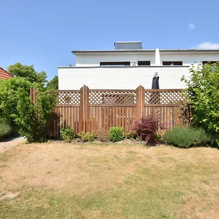 Plush With Garden In Апартаменты