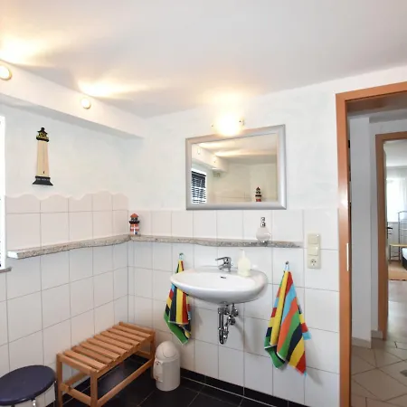 Plush With Garden In Апартаменты Bastorf
