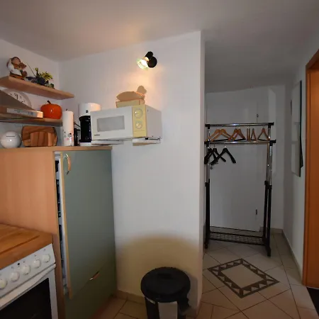 Plush With Garden In Апартаменты
