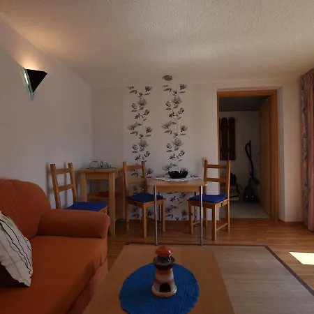 Plush With Garden In Апартаменты *